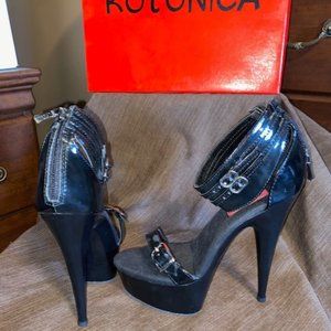 Kotonica Platform Heel Patent Black Open Toe Size 7 US Never worn, w/ box